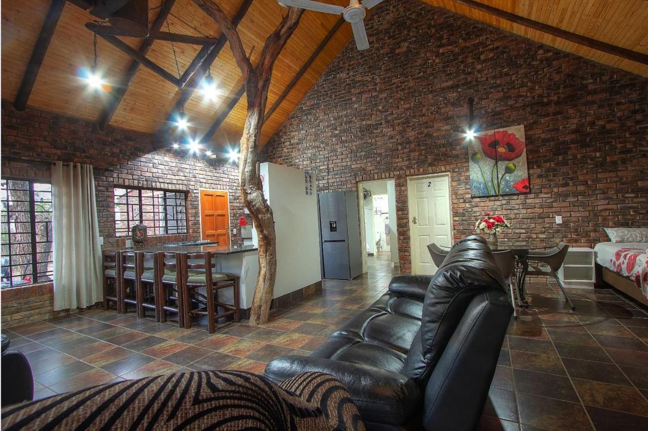 Kruger Wild Dog Inn Marloth Park Exterior foto