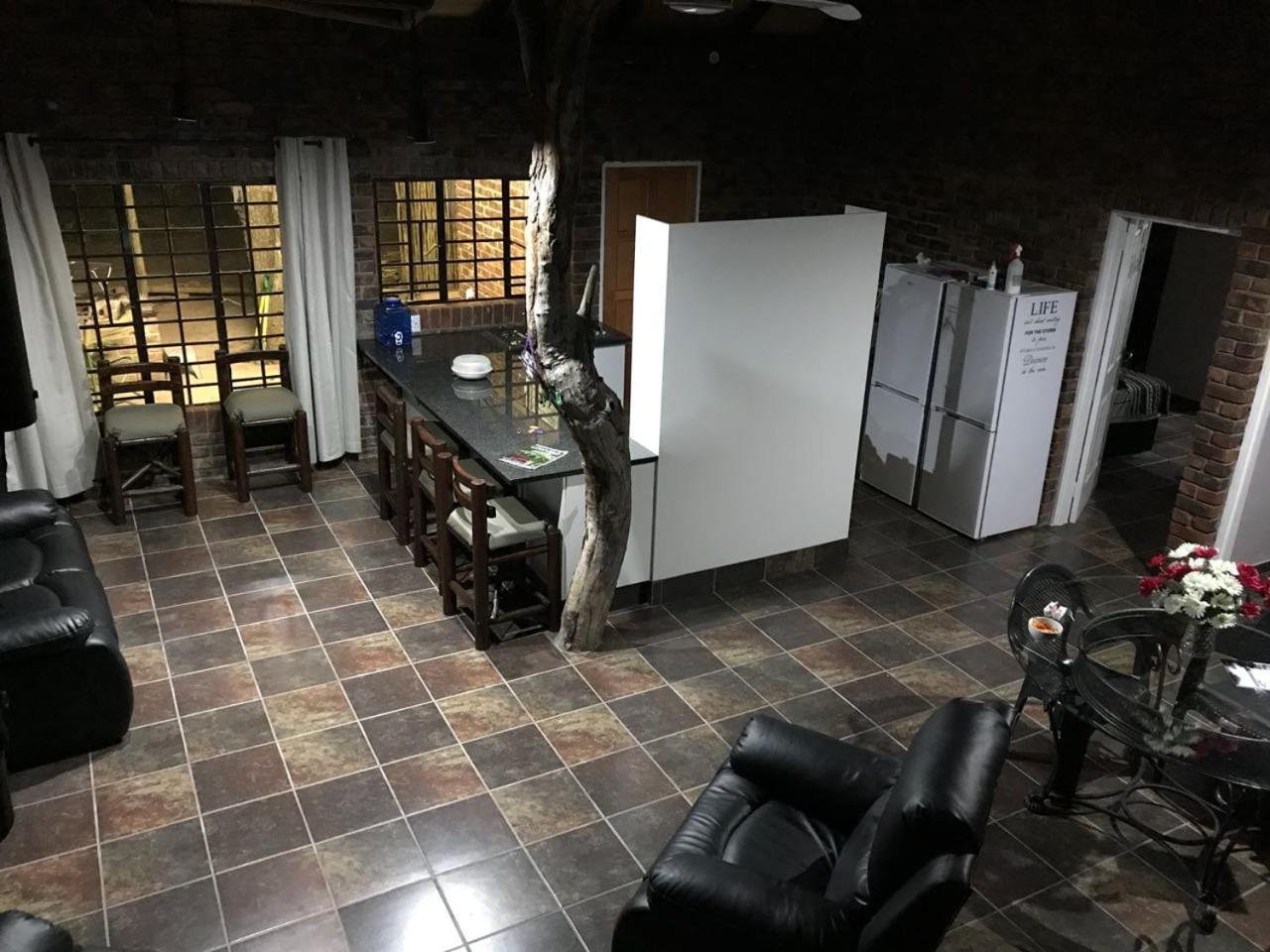 Kruger Wild Dog Inn Marloth Park Habitación foto